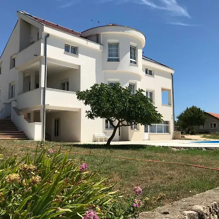Sibiraea Croatica Privat bolig Kruševo