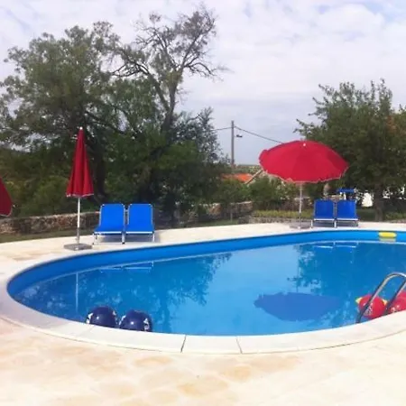 Sibiraea Croatica Privat bolig
