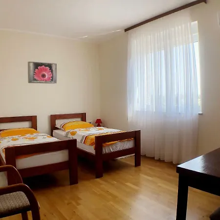 Sibiraea Croatica Privat bolig *