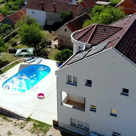 Sibiraea Croatica Privat bolig Kruševo